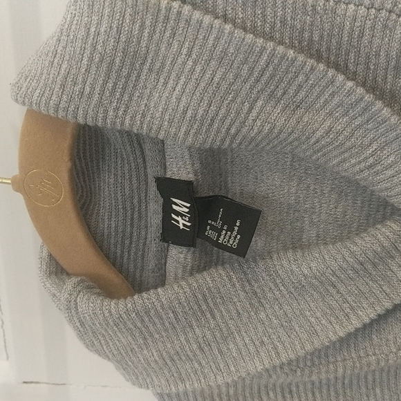 Men's long sleeve knitted sweater. - Picture 2 of 3